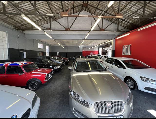 921M² SHOWROOM FOR SALE IN PAROW CENTRAL